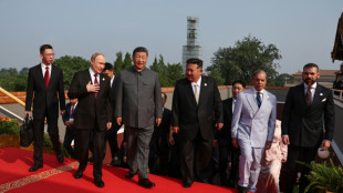 Kim, Poutine et Xi assistent ensemble &agrave; un d&eacute;fil&eacute; en forme de d&eacute;fi &agrave; l'Occident