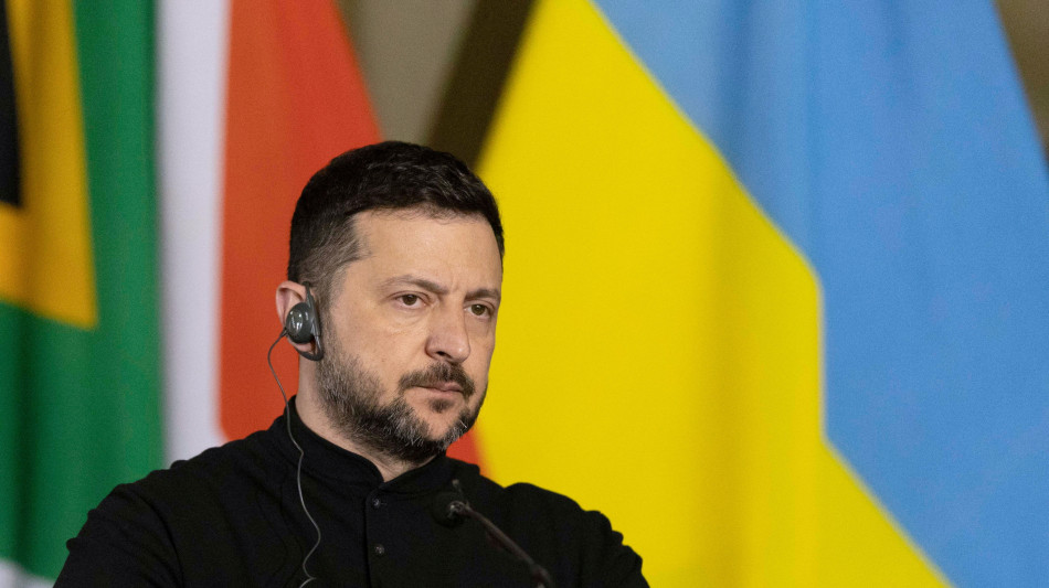 Zelensky, in raid a Kiev Mosca ha usato missile nordcoreano