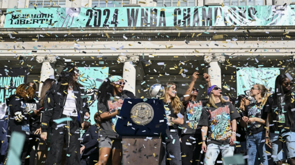 Parade et confettis pour c&eacute;l&eacute;brer le premier titre de New York en basket f&eacute;minin