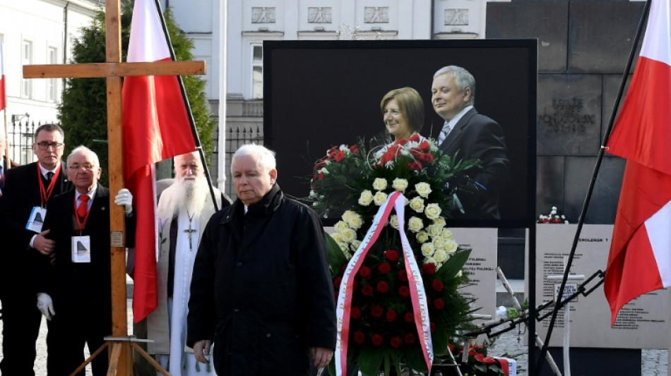 Polonia conmemora el accidente de Smolensk con sirenas, pese a las cr&iacute;ticas
