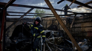 El agotador trabajo de los bomberos en la ciudad ucraniana de J&aacute;rkov