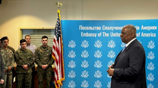 Secret&aacute;rio de Defesa americano faz visita surpresa &agrave; Ucr&acirc;nia