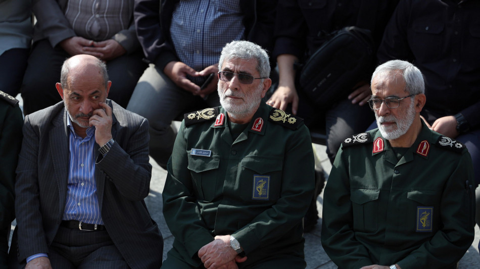 Il comandante delle forze Quds Qaani in corteo in Iran