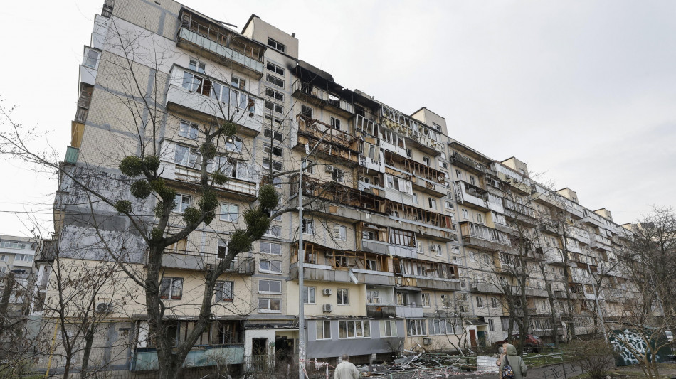 Kiev, '3 missili e 96 droni russi su Ucraina dopo tregua'