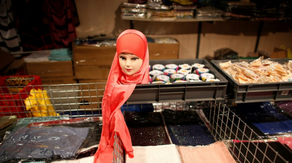 Gutachten sieht Spielraum für Verbot religiöser Symbole an Arbeitsplatz in Behörde