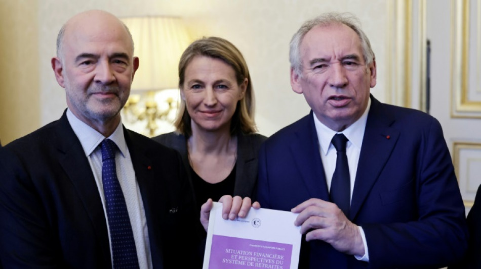 Retraites: d&eacute;ficit "imm&eacute;diat" de 6 milliards qui "d&eacute;rivera &agrave; 30 milliards dans les ann&eacute;es qui viennent" (Bayrou) 