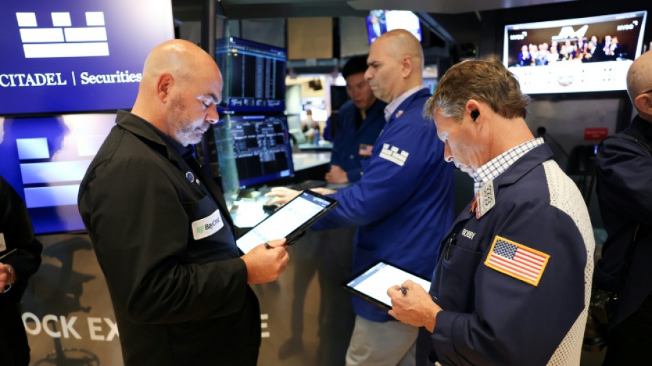 Wall Street en hausse, &eacute;value le risque de blocage budg&eacute;taire aux Etats-Unis