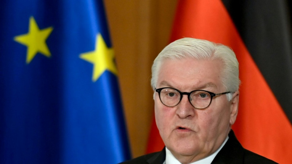 Steinmeier zeichnet Nobelpreistr&auml;ger Hasselmann und List mit Bundesverdienstkreuz aus 