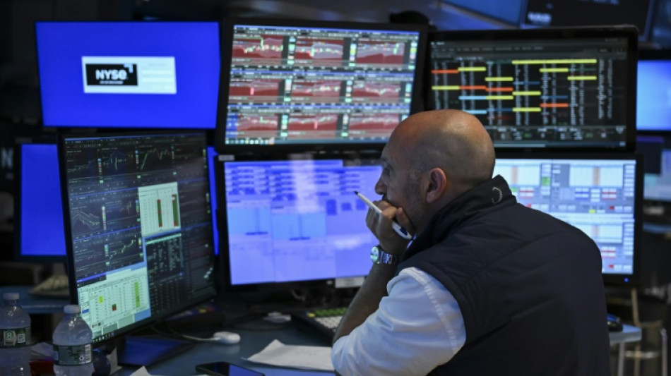 Wall Street ouvre en petite baisse, suspendue aux r&eacute;sultats de Nvidia