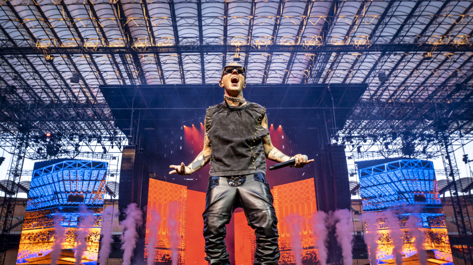 Lazza gioca la Champions dei concerti a San Siro, 'ho vinto'