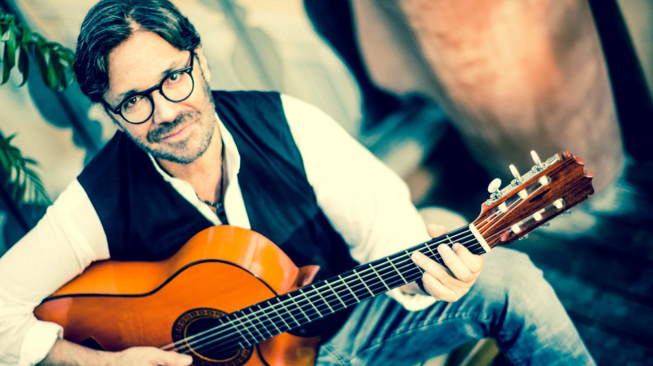 Al Di Meola, live sul Vesuvio per il festival Pomigliano Jazz