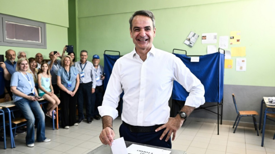 Conservador Mitsotakis vence com folga elei&ccedil;&otilde;es na Gr&eacute;cia