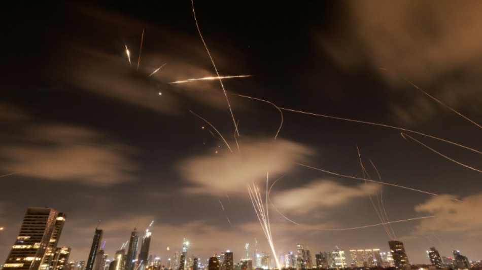 Khamenei promete seguir lutando e Israel bombardeia instala&ccedil;&otilde;es nucleares do Ir&atilde;