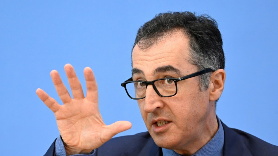 Grünen-Politiker Özdemir für Vorprüfung von Asylanträgen an EU-Außengrenzen