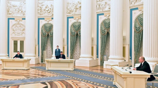 L&iacute;der de regi&oacute;n rebelde de Ucrania dice que podr&iacute;a organizar refer&eacute;ndum para unirse a Rusia