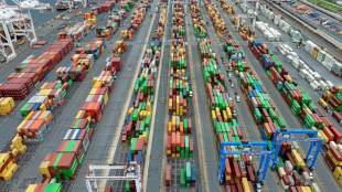 Les droits de douane de Trump chahutent les Bourses, des pays tentent encore de n&eacute;gocier