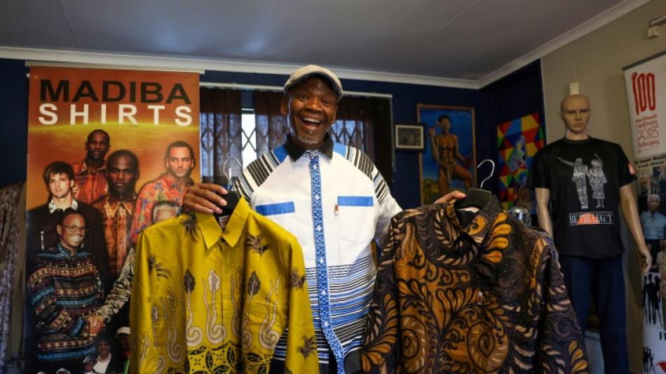 Las camisas de Mandela siguen estando de moda en la pol&iacute;tica sudafricana