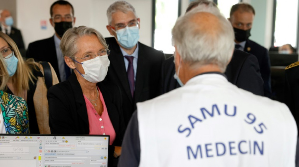 Aux urgences en souffrance, Borne prescrit des "r&eacute;ponses de court terme"