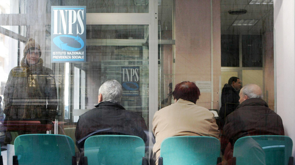 Inps, pensione media uomini superiore del 34% a quella donne