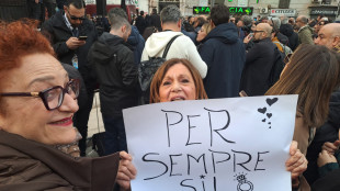 Sal Da Vinci, 'non rispondete alle provocazioni, questa &egrave; una canzone d'amore'