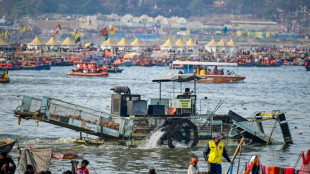 Multitudin&aacute;rio festival hindu de Kumbh Mela chega ao fim