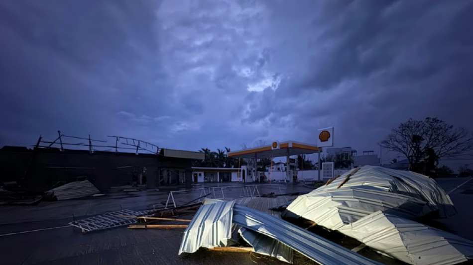 Filipinas recibe el azote del cuarto tif&oacute;n en un mes