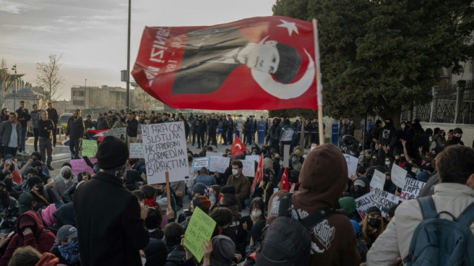 Turqu&iacute;a aumenta la represi&oacute;n contra la prensa en plenas protestas por arresto de opositor