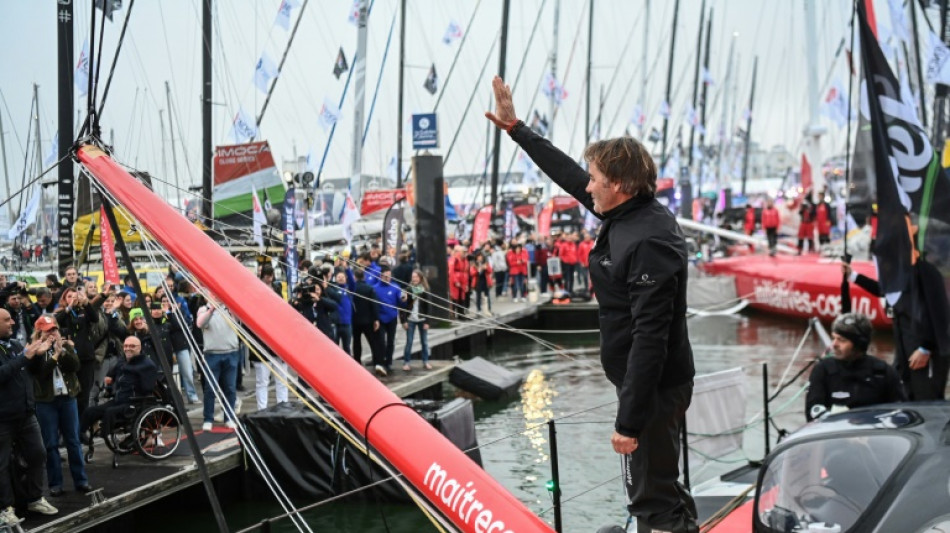 Larmes, "bravoure" et accolades: les skippers du Vend&eacute;e Globe &agrave; l'heure du d&eacute;part