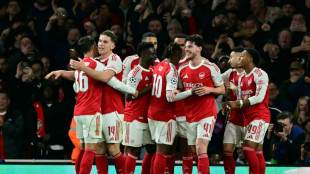 Arsenal goleia Atl&eacute;tico de Madrid (4-0) e se mant&eacute;m 100% a Champions