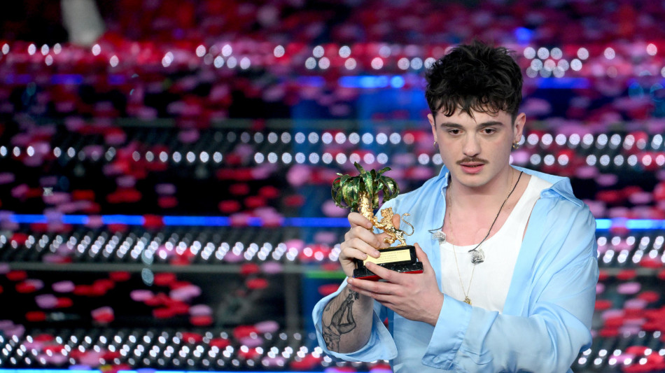 La musica italiana regina delle classifiche 2025, domina Sanremo