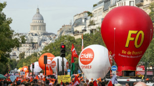 Les syndicats s'agacent d'"un saupoudrage" de mesures mais peinent &agrave; mobiliser