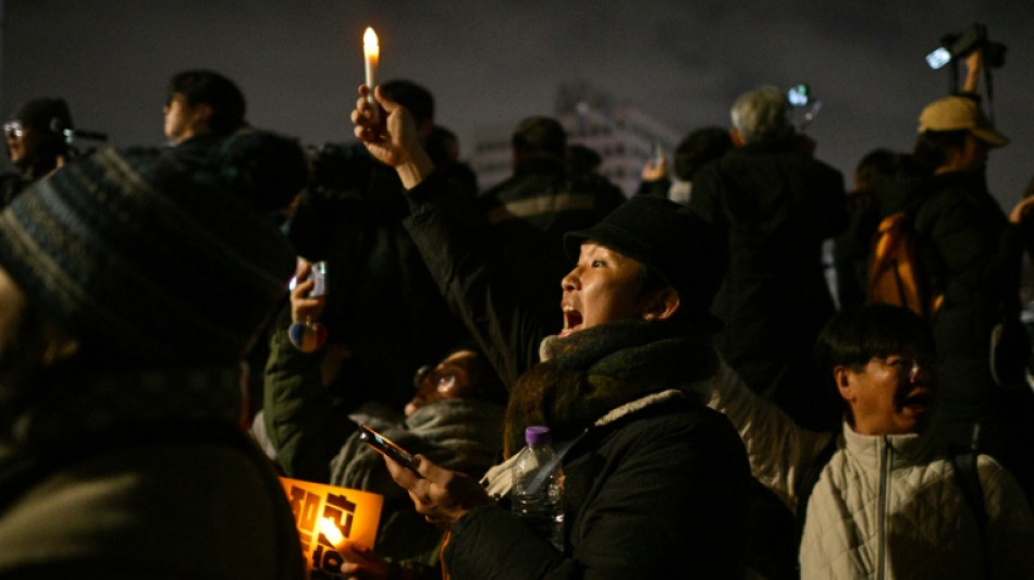 Pedidos de dimisi&oacute;n contra el presidente surcoreano por ef&iacute;mera ley marcial