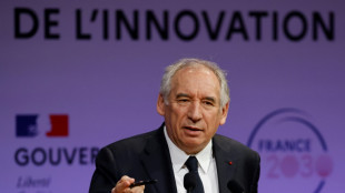 Bayrou: une marge de man&oelig;uvre r&eacute;duite par les crises