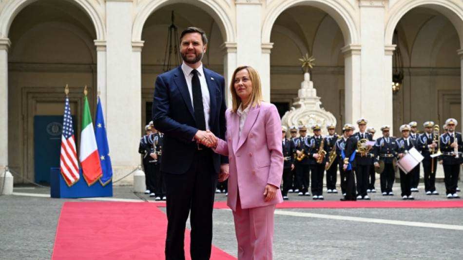 JD Vance re&ccedil;u par sa "ch&egrave;re amie" Meloni avant P&acirc;ques au Vatican