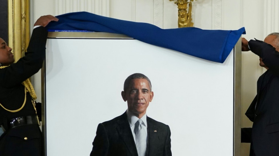 Trump substitui retrato de Obama pelo seu