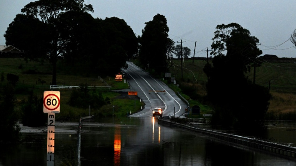 Thousands remain isolated as floods ease in eastern Australia