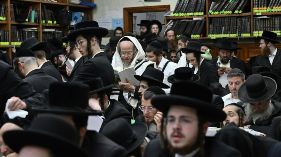 Mais de 35 mil peregrinos chass&iacute;dicos chegam &agrave; Ucr&acirc;nia para o ano novo judaico