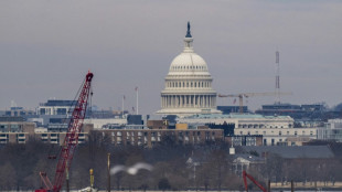 Recuperan en EEUU parte del fuselaje del avi&oacute;n que choc&oacute; con un helic&oacute;ptero militar