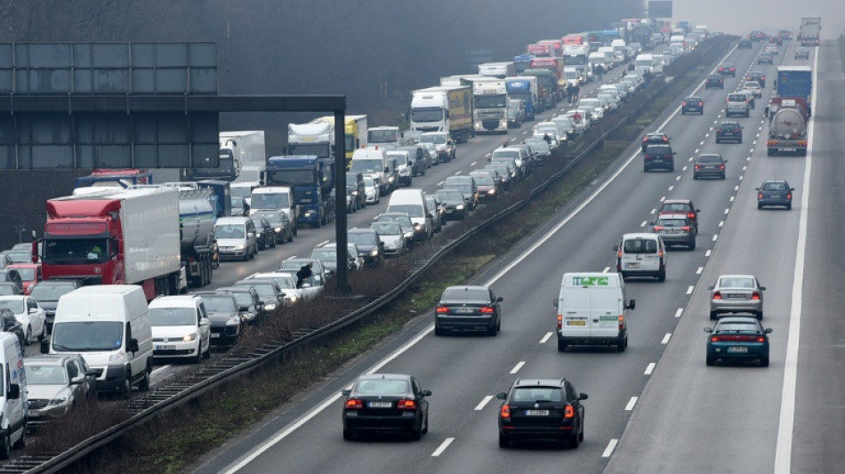 ADAC sieht gr&ouml;&szlig;te Staugefahr an Gr&uuml;ndonnerstag und Ostermontag