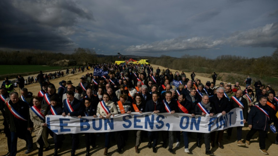"A69, on finit!", les pro-autoroute se font entendre apr&egrave;s l'arr&ecirc;t du chantier