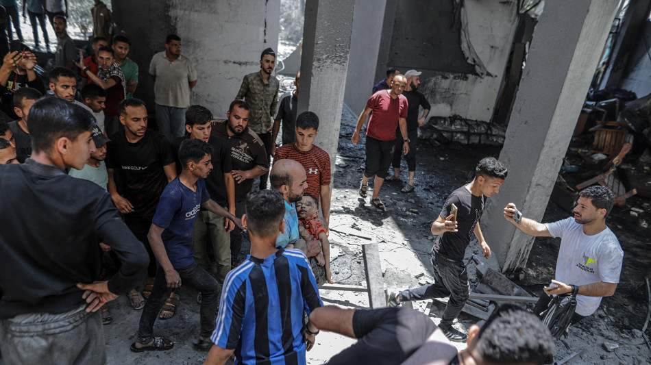 Al Jazeera, almeno 60 morti oggi in raid Idf a Gaza