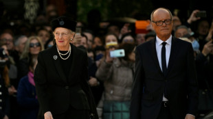 Reina de Dinamarca deja hospital tras cirug&iacute;a de espalda