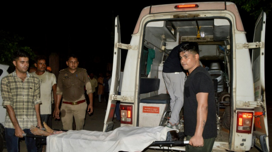 M&aacute;s de 100 muertos en una estampida en una ceremonia religiosa en India