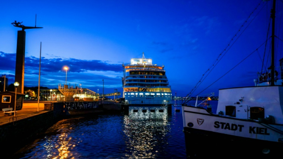 Jugendliche steuern gestohlenes Museumsschiff in Kieler Hafen gegen Br&uuml;ckenpfahl