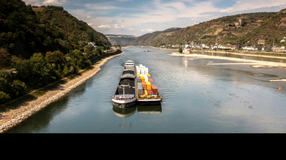 Spazierg&auml;nger finden Wasserleiche in Rhein bei Wiesbaden