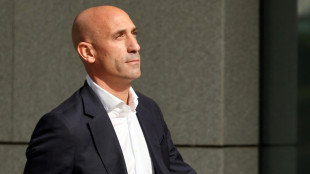El expatr&oacute;n del f&uacute;tbol espa&ntilde;ol Luis Rubiales, retenido brevemente tras volver a Espa&ntilde;a