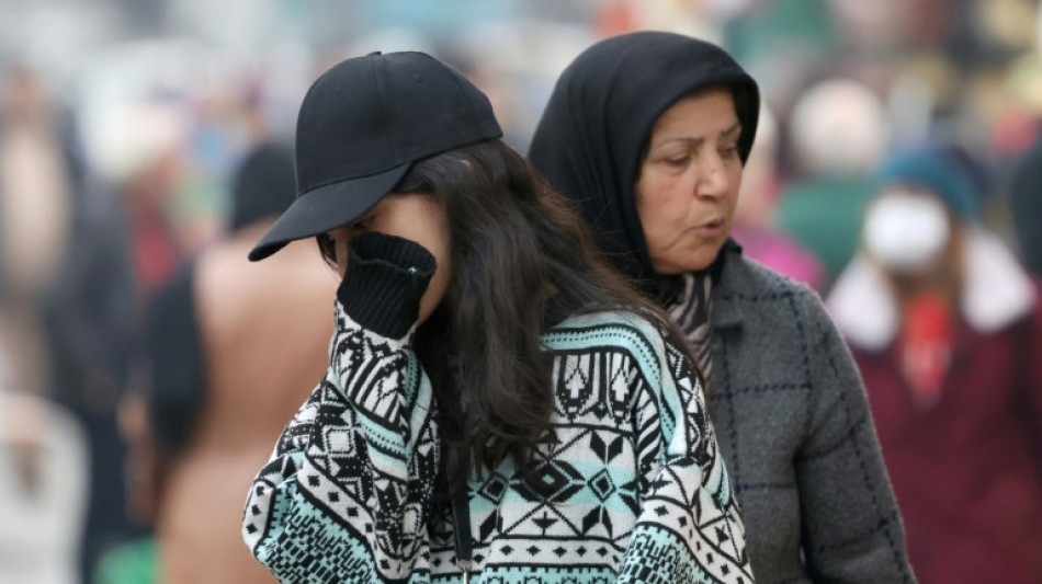 El Parlamento iran&iacute; pide cambios en el proyecto de ley sobre el velo