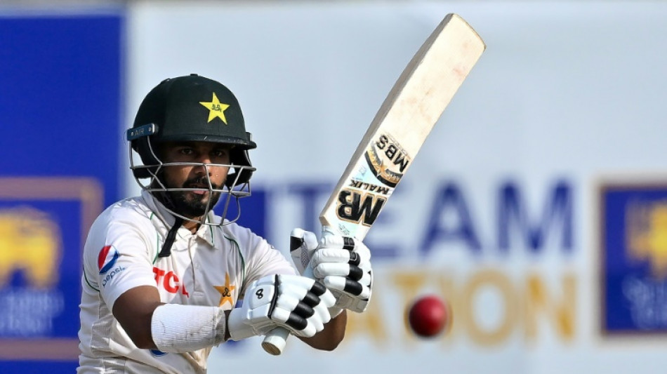 Shakeel, Saud help Pakistan counter Sri Lanka's spin