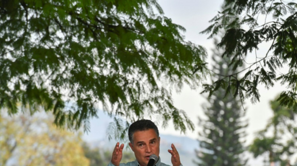 Mineros ilegales bloquean v&iacute;as y amedrentan a pobladores en noroeste de Colombia