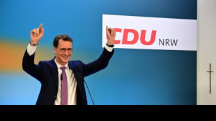 NRW-Parteien beschlie&szlig;en Aufnahme von Sondierungsgespr&auml;chen
